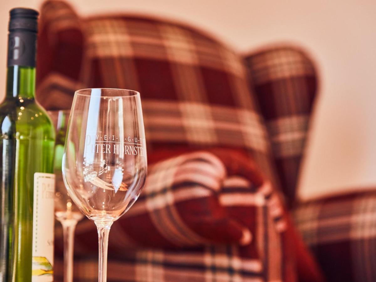Hotel Hornstein - Weingut, Vinothek & Gastronomie 노넨혼 외부 사진